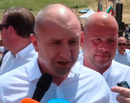 Радев: Крайно време е да започнем да мислим трезво за войната в Украйна