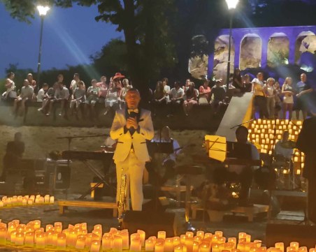 Стотици аплодираха концерта на Боби Вълчев на Бунарджика, свещи създадоха магична атмосфера