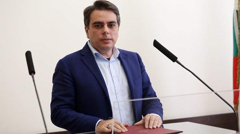 Асен Василев в Брюксел: Не намираме за балансиран пакета за собствените ресурси