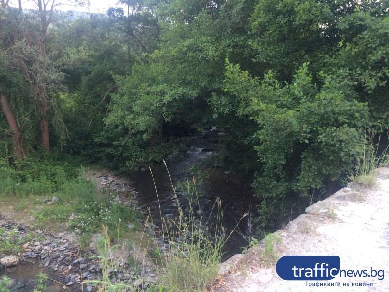 Приключи спасителната операция на двамата туристи, които паднаха в дере