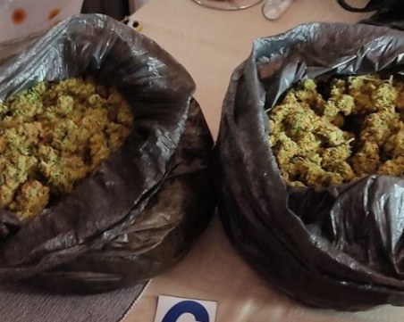 ГДБОП задържа петима, намерили у тях патрони за 