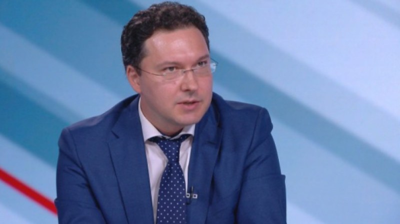 Митов за позицията на Радев за Украйна: Поредната срамна проява на президента