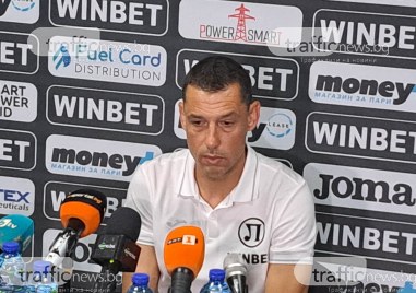 Треньорът на Локомотив Александър Томаш говори след дербито с Ботев Прочетете