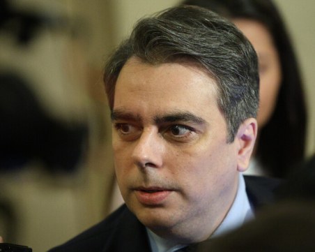 Асен Василев: Бюджетът не затяга коланите, три ДДС ставки остават свалени