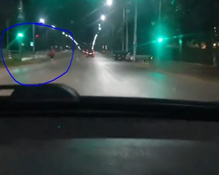 След трагичните инциденти с жертви в Пловдив, кой е виновен? Шофьор снима как пресича пешеходец
