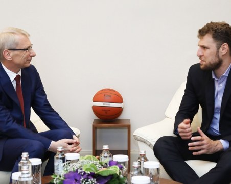 Денков се срещна с Везенков и представи нова програма за елитния юношески и младежки спорт
