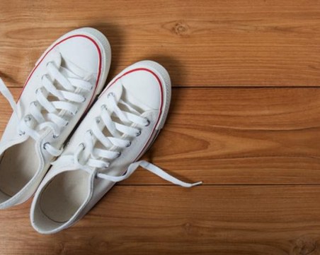 Как да почистваме белите обувки правилно