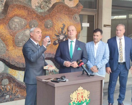 Новият губернатор на Пловдив встъпи в длъжност с обещания за вода от Въча и S-bahn железница