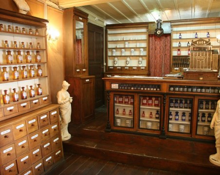 Правим си парфюми в музейна аптека 