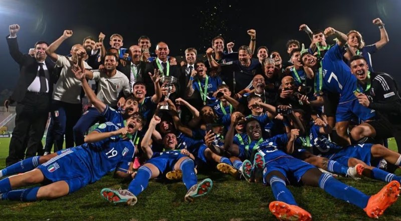 Италия грабна титлата на Европейското до 19 години по футбол