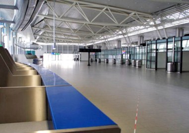 64 годишен мъж от Кипър почина на летище София след като слиза