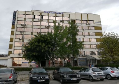 Служители на Изпълнителна агенция  Автомобилна администрация излизат на протест в Пловдив