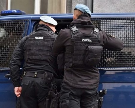 Арестуваха 16 полицаи в Босна и Херцеговина, подпомагали организираната престъпност