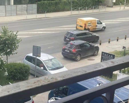 Пловдивски автомобил ядоса софиянци, системно паркира неправилно