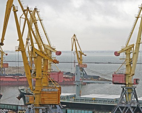 Разрушения на пристанища в Украйна след руска ракетна атака