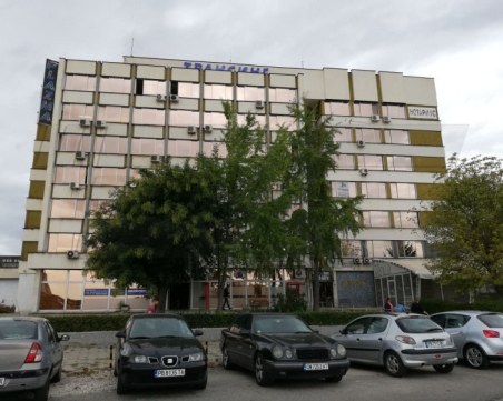 Служители на дирекция 