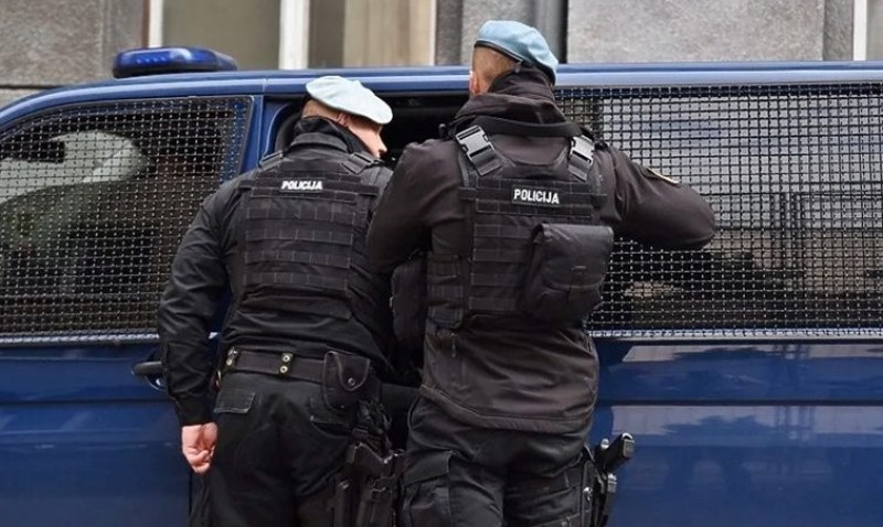 Арестуваха 16 полицаи в Босна и Херцеговина, подпомагали организираната престъпност