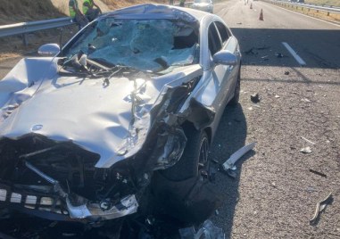 Лек автомобил се блъсна във военен камион на Инцидентът е