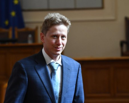 Депутатите приеха оставката на Ивайло Шотев от ПП
