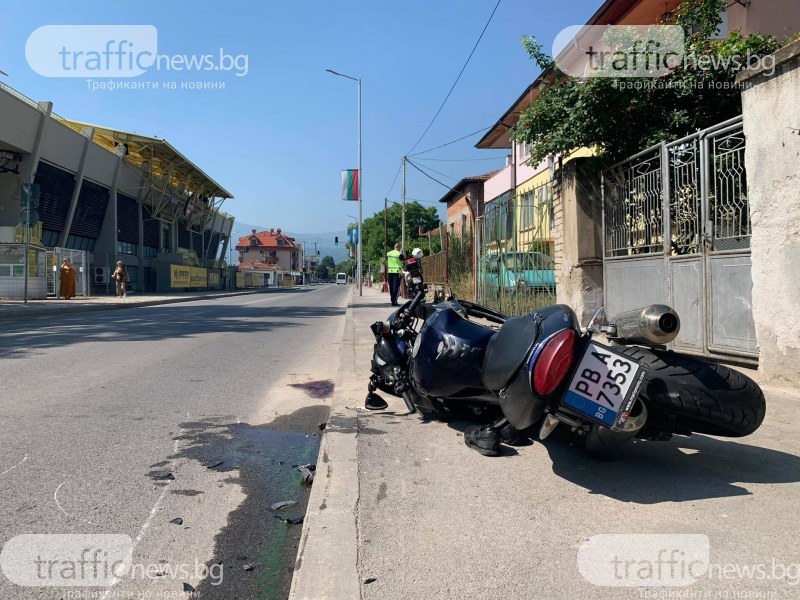 Моторист е в болница след катастрофа край Пловдив