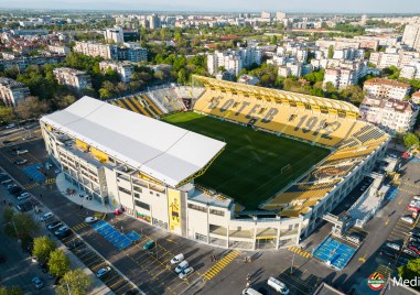 Ботев Пловдив пусна в продажба паркоместа за мача с Левски