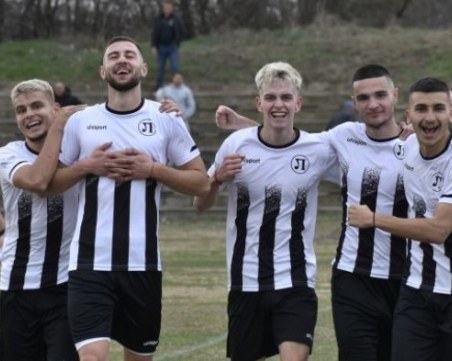 Дербито на дублиращите отбори на Ботев и Локо в 9-ия кръг, вижте цялата програма на пловдивските отбори