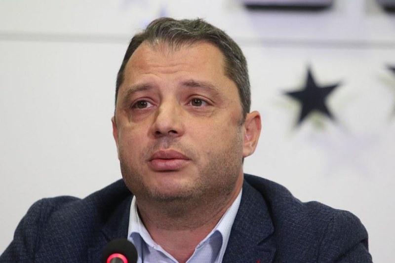 Добрев: Цената на горивата у нас продължава да бъде надписвана