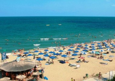От днес туристите по Черноморието могат да резервират чадър и