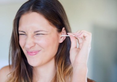 Не отскоро много хора вече знаят че почистването на ушите