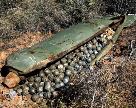 Белият дом: Украйна вече използва касетъчни боеприпаси на бойното поле