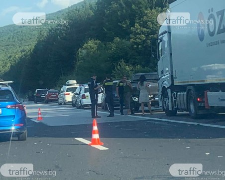 Брутална тапа на  АМ „Тракия” към Пловдив заради ПТП с гастарбайтери