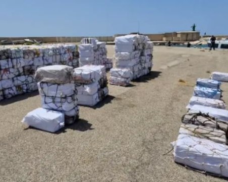 Италия задържа рекордните 5,3 тона кокаин край Сицилия