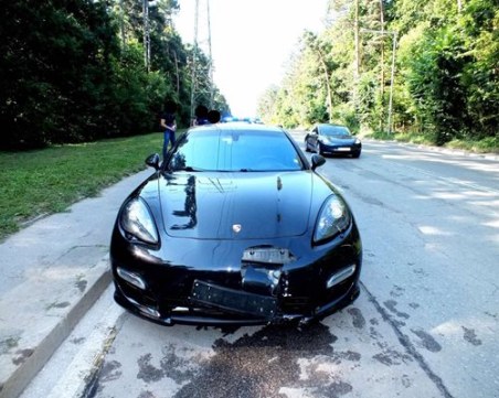 Пиян чужденец бяга от полицията в София с порше, хванаха го