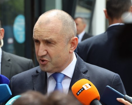 Радев: Недопустимо е политическите различия да водят до език на омразата