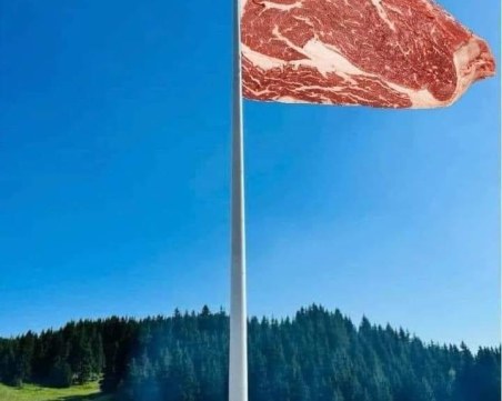 Най-скъпата пържола с най-големия пилон – как Фейсбук обедини най-коментираните теми