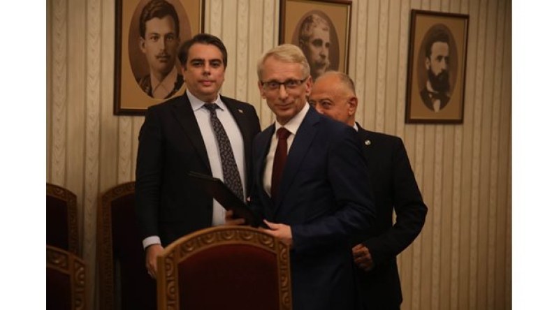 Денков и Василев заминават за Гърция за среща с Мицотакис
