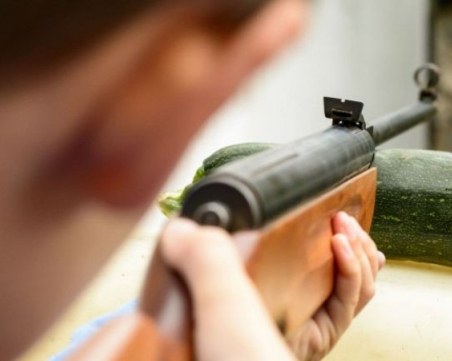 Арестуваха пловдивчанин, стрелял с въздушна пушка по прозорци на апартамент