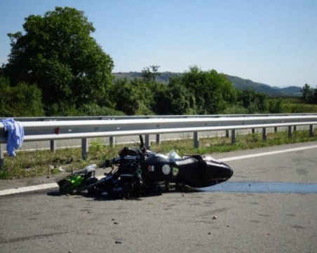 Моторист катастрофира в Карловско, издъхна в болницата