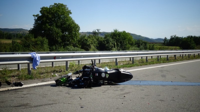 Моторист катастрофира в Карловско, издъхна в болницата