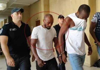 Бившият играч на Левски Майкъл Тевия е бил задържан за