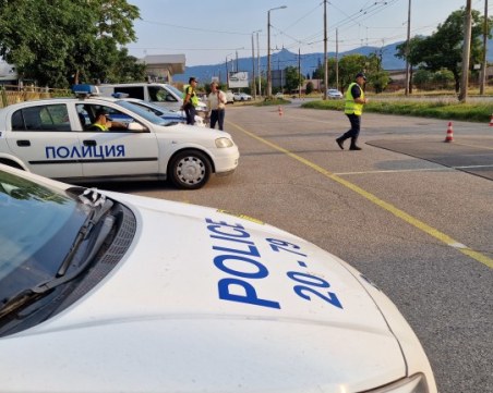 Хванаха осем мигранти в Бургас, задържаха шофьора