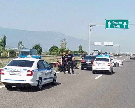 Полиция блокира АМ 