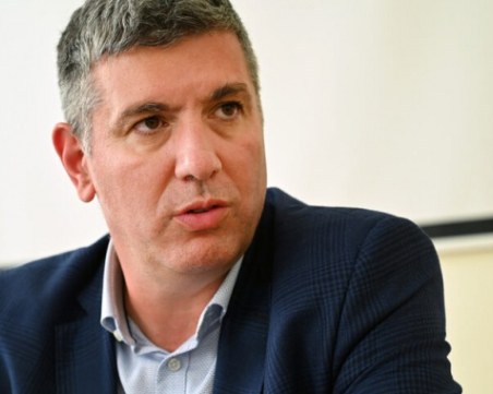 Спират авансовите плащания към общините по проекти