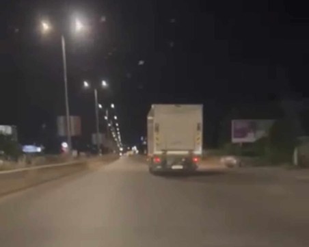 Тежкотоварен камион обърка пловдивски булевард със скоростен път