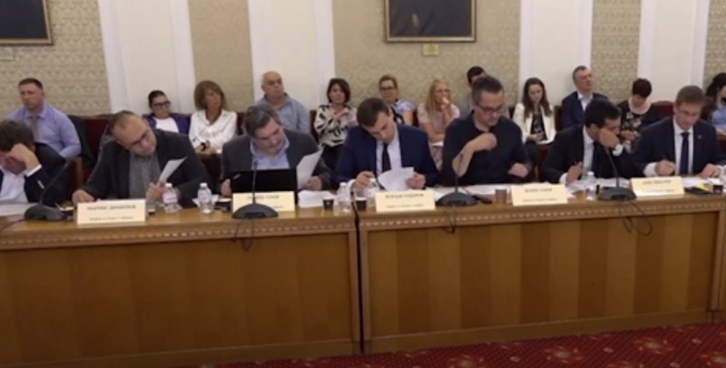 Бюджетната комисия одобри 150 млн. лева за заплати в МВР