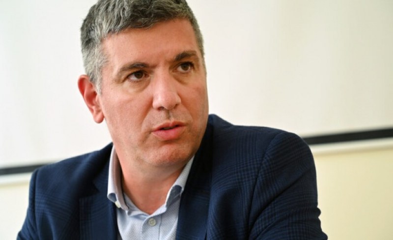 Спират авансовите плащания към общините по проекти