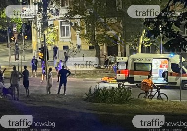 Лъскав автомобил помете жена на пешеходна пътека в Пловдив Тежкият