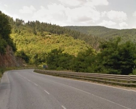 Аварирали камиони затвориха Прохода на Републиката