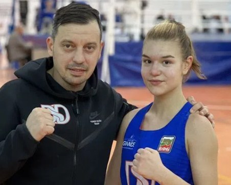 България с първи медал при девойките на Европейското по бокс