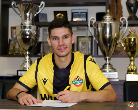 Официално: Ботев взе гръцки защитник